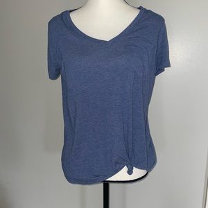 Kohl’s brand pocket v neck tee